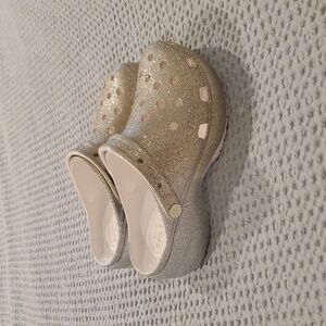 CROCS Women's Sparkling Silver Clogs